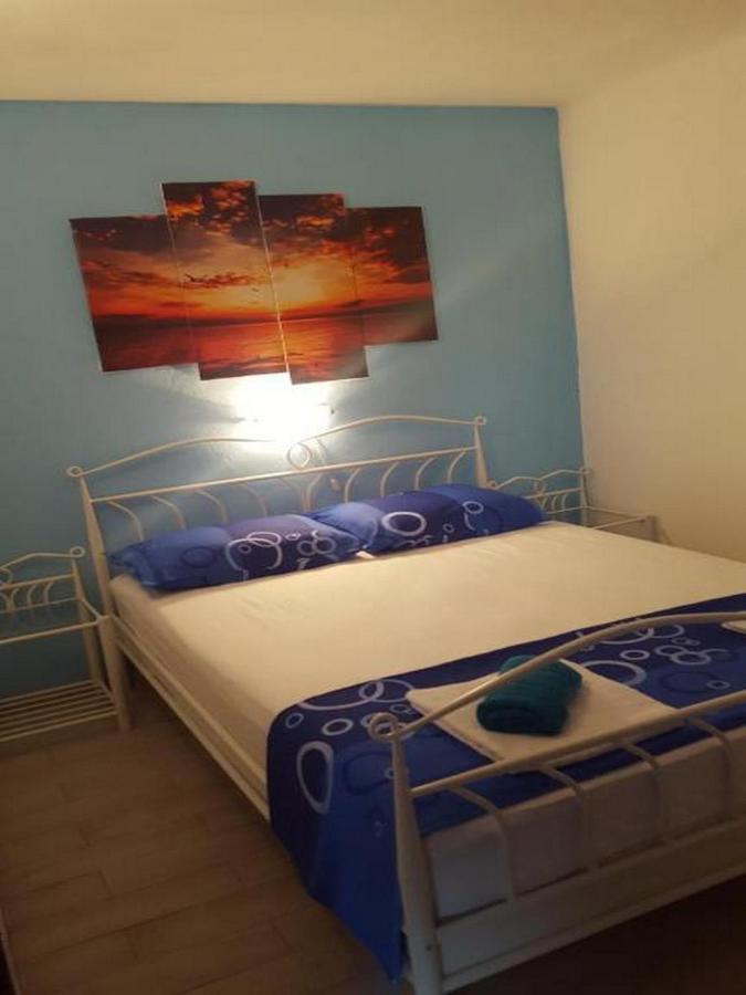Apartments Katarina Вис Экстерьер фото